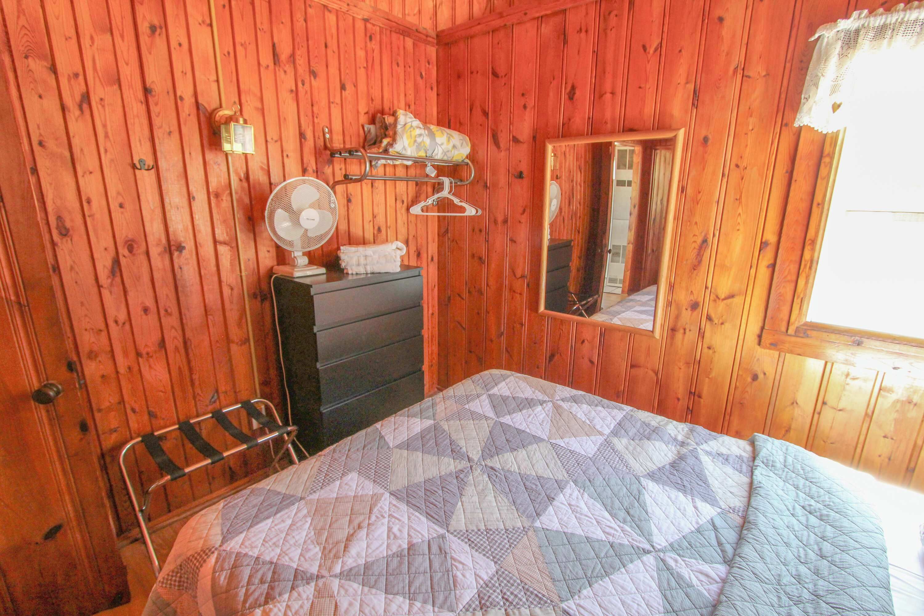 6 bedrooms, WiFi, bed sheets