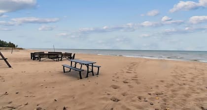 Lakefront Cottages 4 & 5 - 6BR Retreat for 12