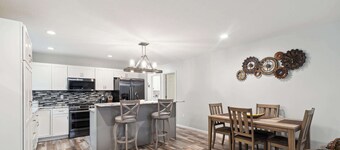 Cottages 7 & 9 - Fire Pit - Beach - Sleeps 8
