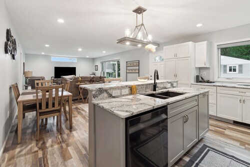 Cottages 7 & 9 - Fire Pit - Beach - Sleeps 8