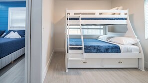 3 室のベッドルーム、アイロン / アイロン台、WiFi、ベッドシーツ