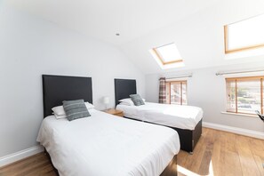 2 bedrooms, iron/ironing board, free WiFi, bed sheets - 2 Bedroom Apartrment (Newcastle-upon-Tyne)