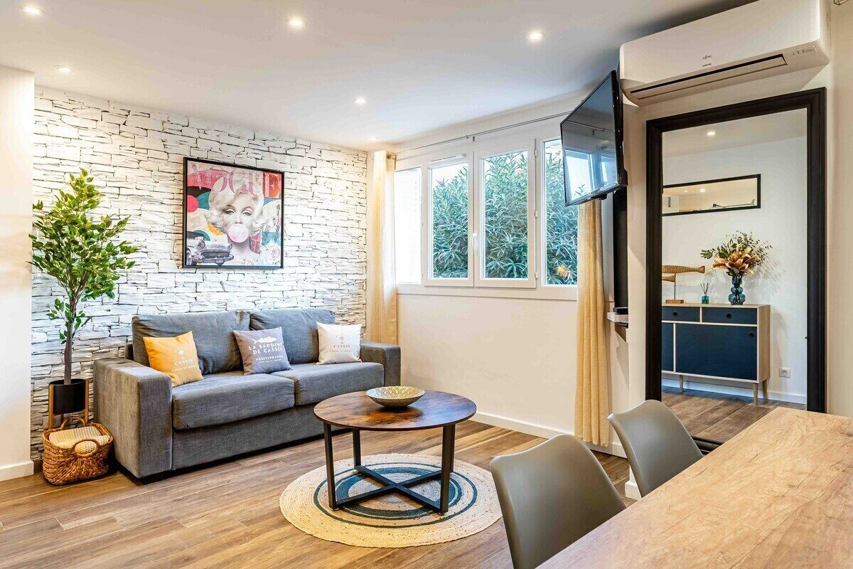 Cassis Le Marignan - Garage-ground Floor- Rated 3* - Cassis
