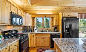 Fridge, microwave, oven, stovetop - Cozy Bear Lodge - *Decorates for Christmas* Big View, Spacious Home! (Mill Spring)