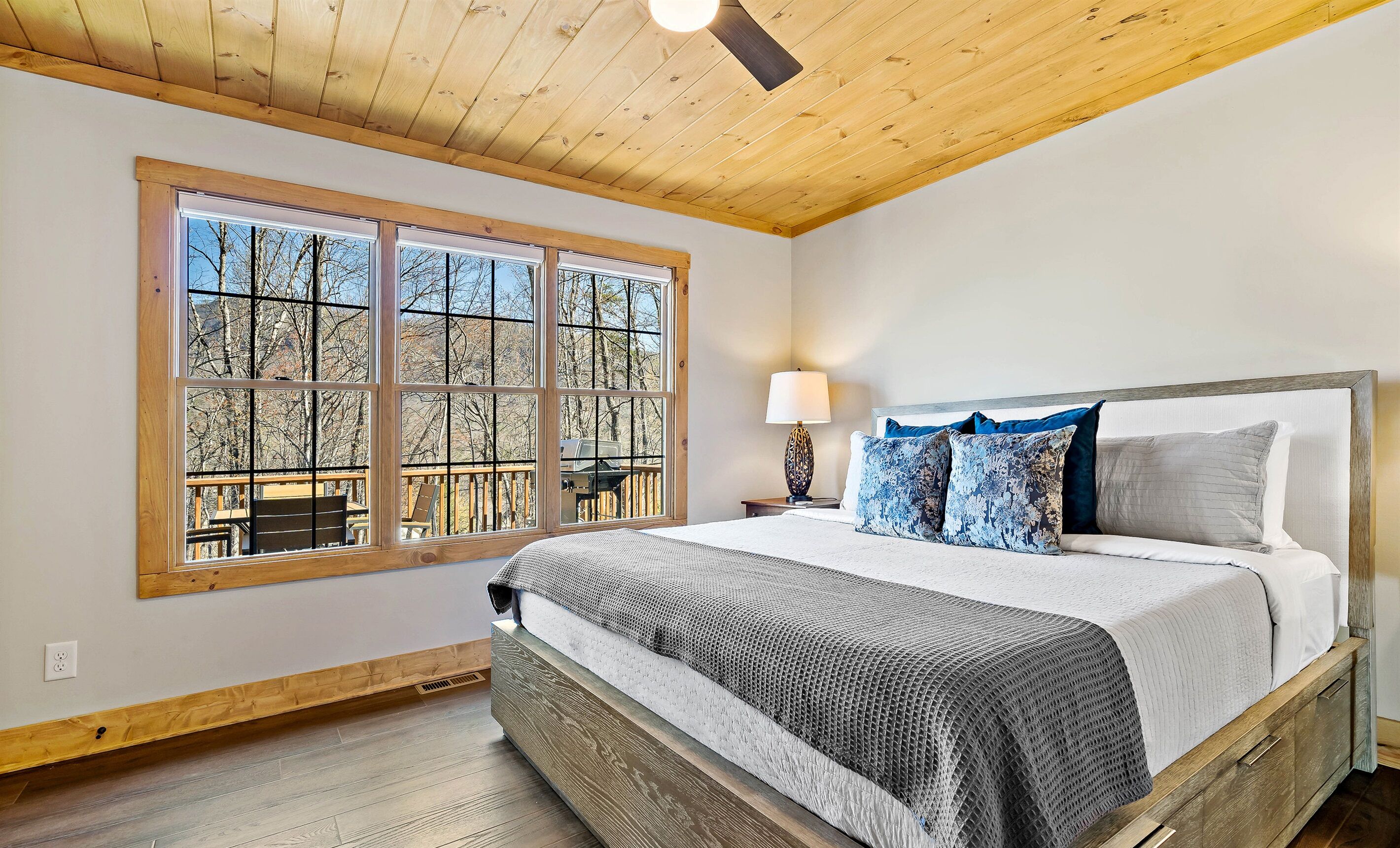 2 chambres, bureau, fer et planche à repasser, Wi-Fi gratuit