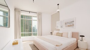 House - Chic 2BR Downtown Haven w Balcony City Views (Dubai)