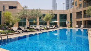 House - Chic 2BR Downtown Haven w Balcony City Views (Dubai)
