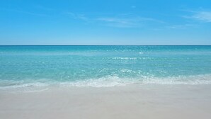 靠近海滩