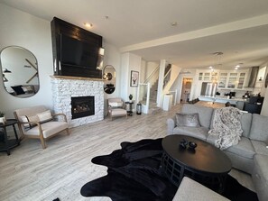 Smart TV y chimenea