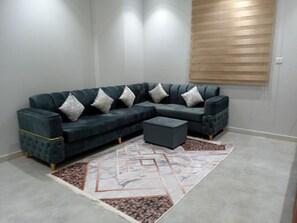 Duplex, City View | Living area - DAR LAVINA Obhor (Jeddah)