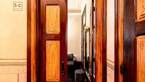 Apartment | Interior - Studio Near Ribeira do Porto (Porto)