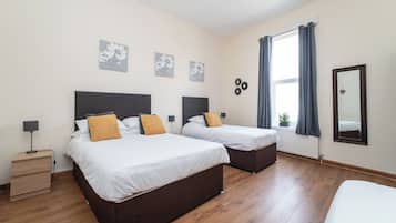 Apartamento | 4 quartos, ferros/tábuas de passar roupa, Wi-Fi de cortesia