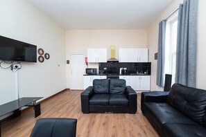 Living area - Cityscape Retreat in Newcastle (Newcastle-upon-Tyne)