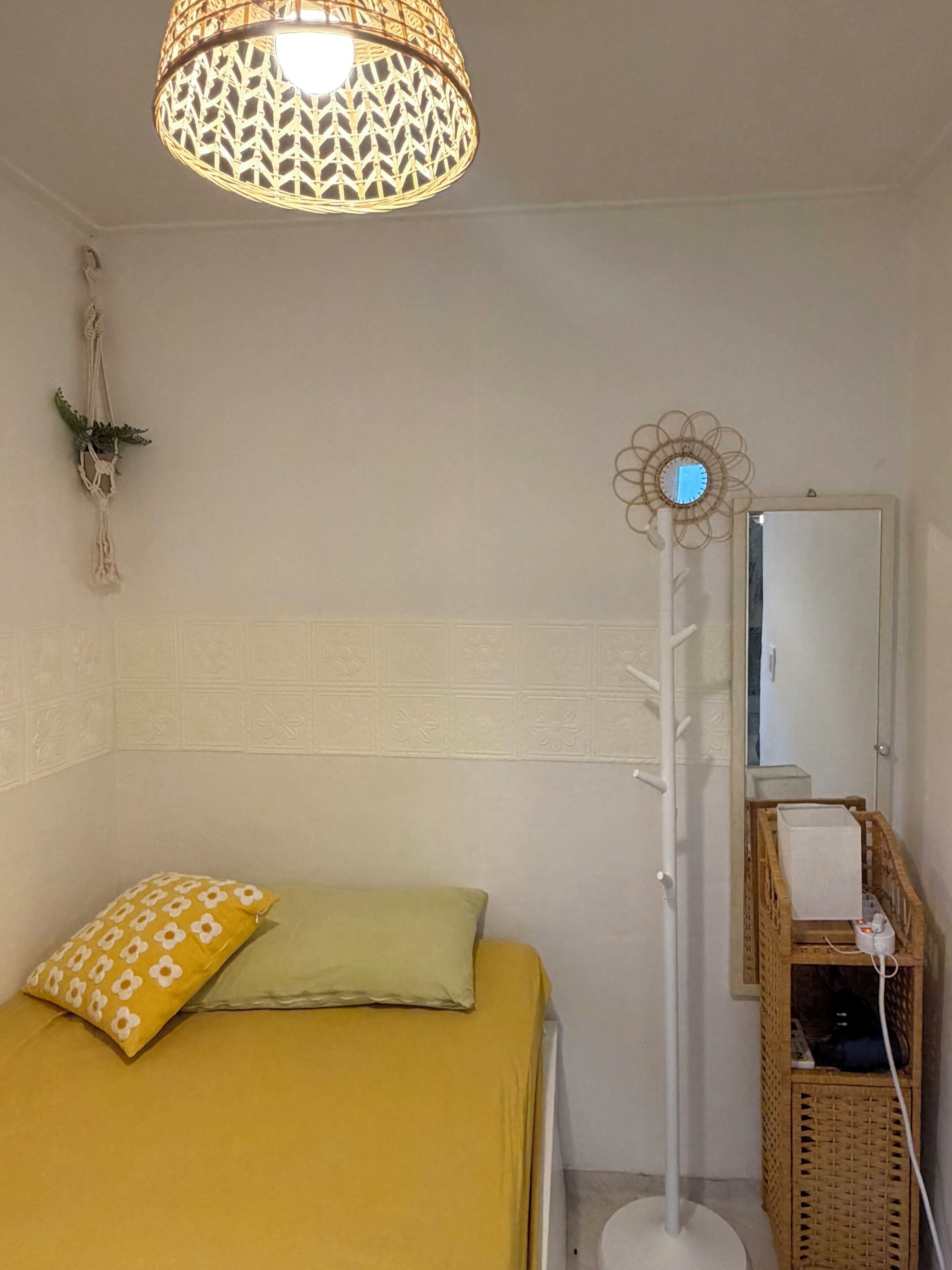 Economy Single Room | In-room safe, blackout drapes, free WiFi, bed sheets