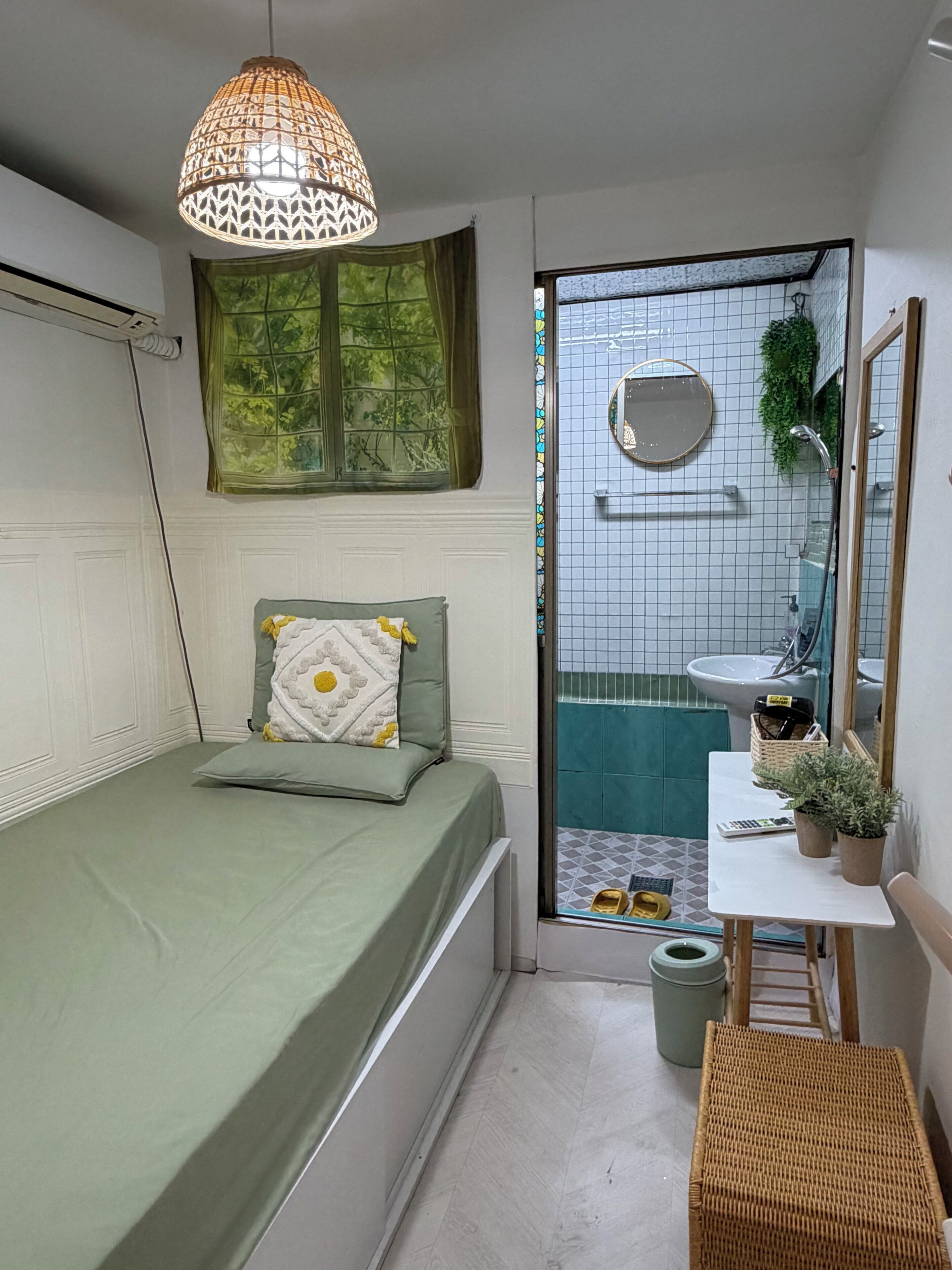 Economy Single Room | In-room safe, blackout drapes, free WiFi, bed sheets