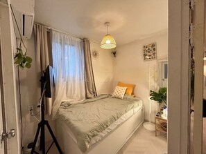 Select Comfort beds, in-room safe, blackout curtains, free WiFi - Stay Everyday (Seoul)