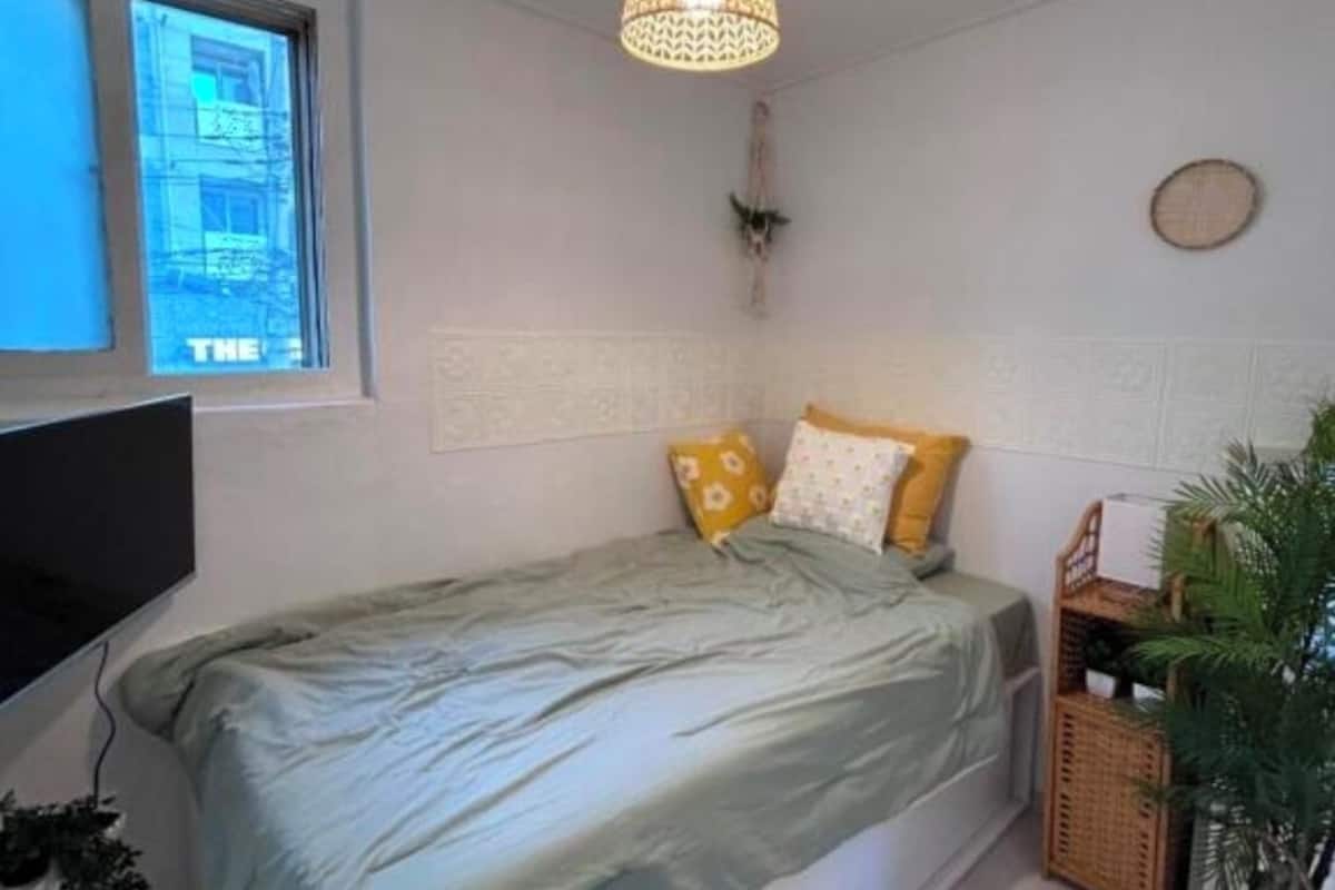 Select Comfort beds, in-room safe, blackout curtains, free WiFi