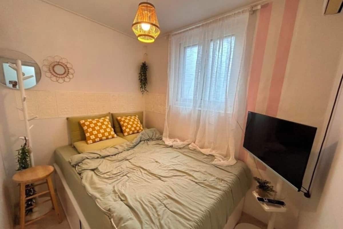 Select Comfort beds, in-room safe, blackout curtains, free WiFi