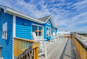 Property grounds - Beachside Serenity Awaits at 'Knot A Worry'" (Surf City)