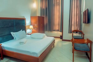 Executive Room | In-room safe, laptop workspace, iron/ironing board, free WiFi