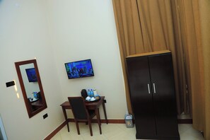 1 bedroom, in-room safe, laptop workspace, iron/ironing board