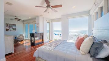 4 間睡房、書桌、熨斗/熨衫板、可攜式嬰兒床