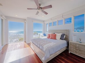 4 bedrooms, desk, iron/ironing board, travel crib