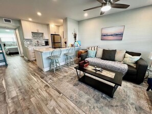 Unclassified image, 4 of 7, button