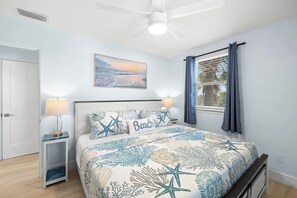 1 Schlafzimmer, Schreibtisch, Bügeleisen/Bügelbrett, Reisekinderbett