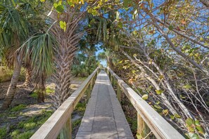 Imagen sin descripción, 4 de 37, botón