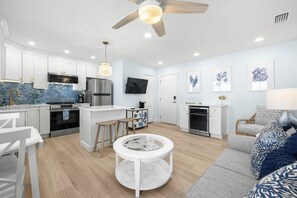 Unclassified image, 4 of 37, button