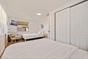 3 bedrooms, desk, iron/ironing board, travel crib