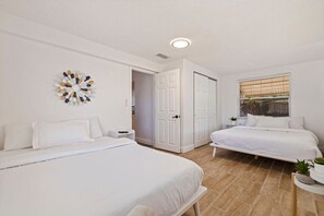 Desk, iron/ironing board, travel cot, WiFi