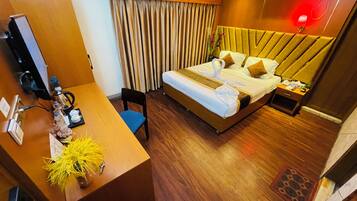 Deluxe Double Room | Blackout drapes, soundproofing, free WiFi