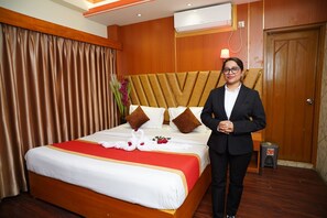 Deluxe Double Room | Blackout curtains, soundproofing, free WiFi - Hotel Rosewood Uttara (Dhaka)