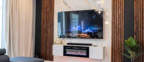 Télévision, cheminée