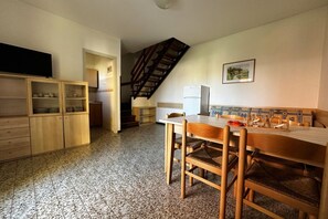 Apartamento, 2 habitaciones, patio, vistas al jardín | Comedor