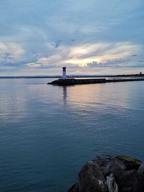 Unclassified image, 4 of 12, button