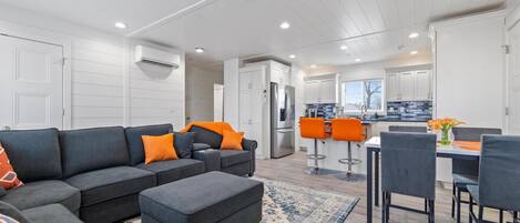 Smart TV, DVD player