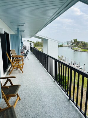 Terrace/patio - Charming waterfront 2-bedroom condo on Sanibel Island! (Sanibel)