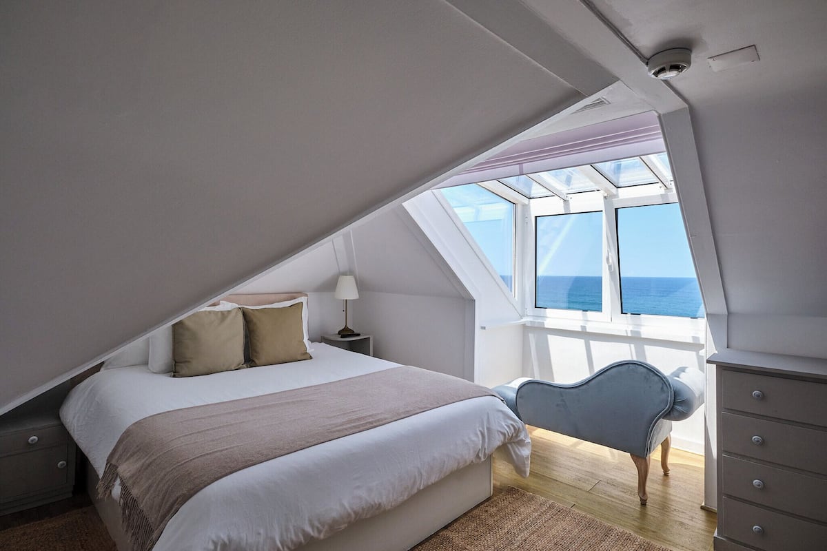 Quarto casal básico, vista para o mar | 1 quarto, cofres nos quartos, Wi-Fi de cortesia
