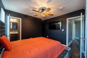 3 chambres, fer et planche à repasser, Wi-Fi, draps fournis