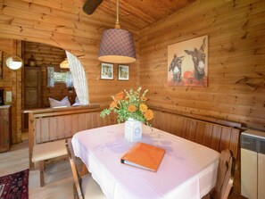 Dining - Holiday Home on a Horse Farm in Heide (Eschede)