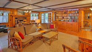 Unclassified image, 2 of 29, button - Stonedam Cottage on the shores of Lake Winni (Meredith)