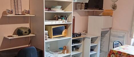 Apartment, City View | Iron/ironing board