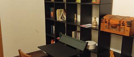 Apartment, City View | Iron/ironing board