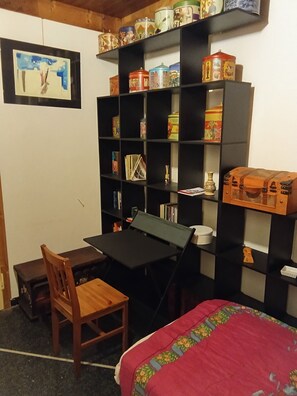 Apartment, City View | Iron/ironing board