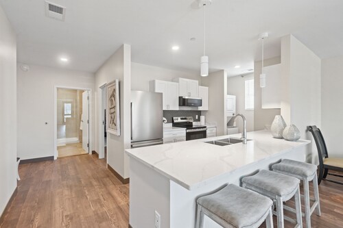 New! 1BR 1BA Apt in Downtown Historic Arlington Depot Square, Large Balcony