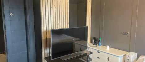 Classic Double Room, Garden View