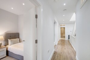 5 Schlafzimmer, Bügeleisen/Bügelbrett, kostenloses WLAN, Bettwäsche